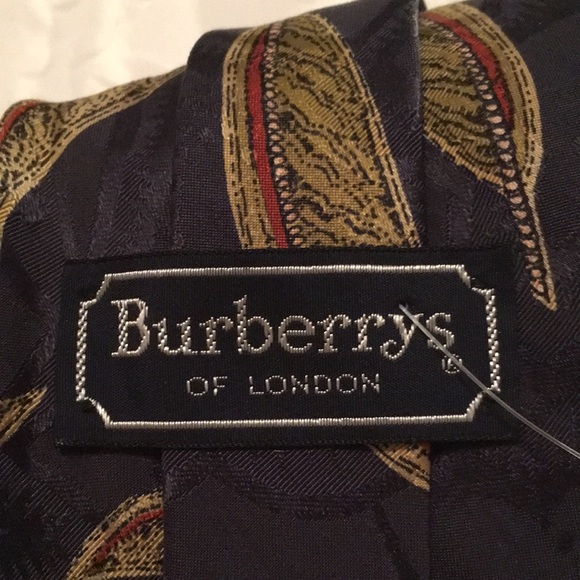 Burberry Tie - Picture 4 of 5